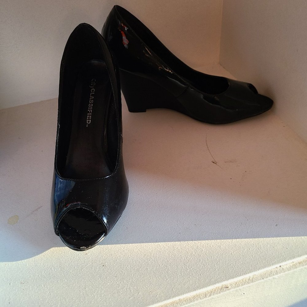 Womens Black patent wedge
